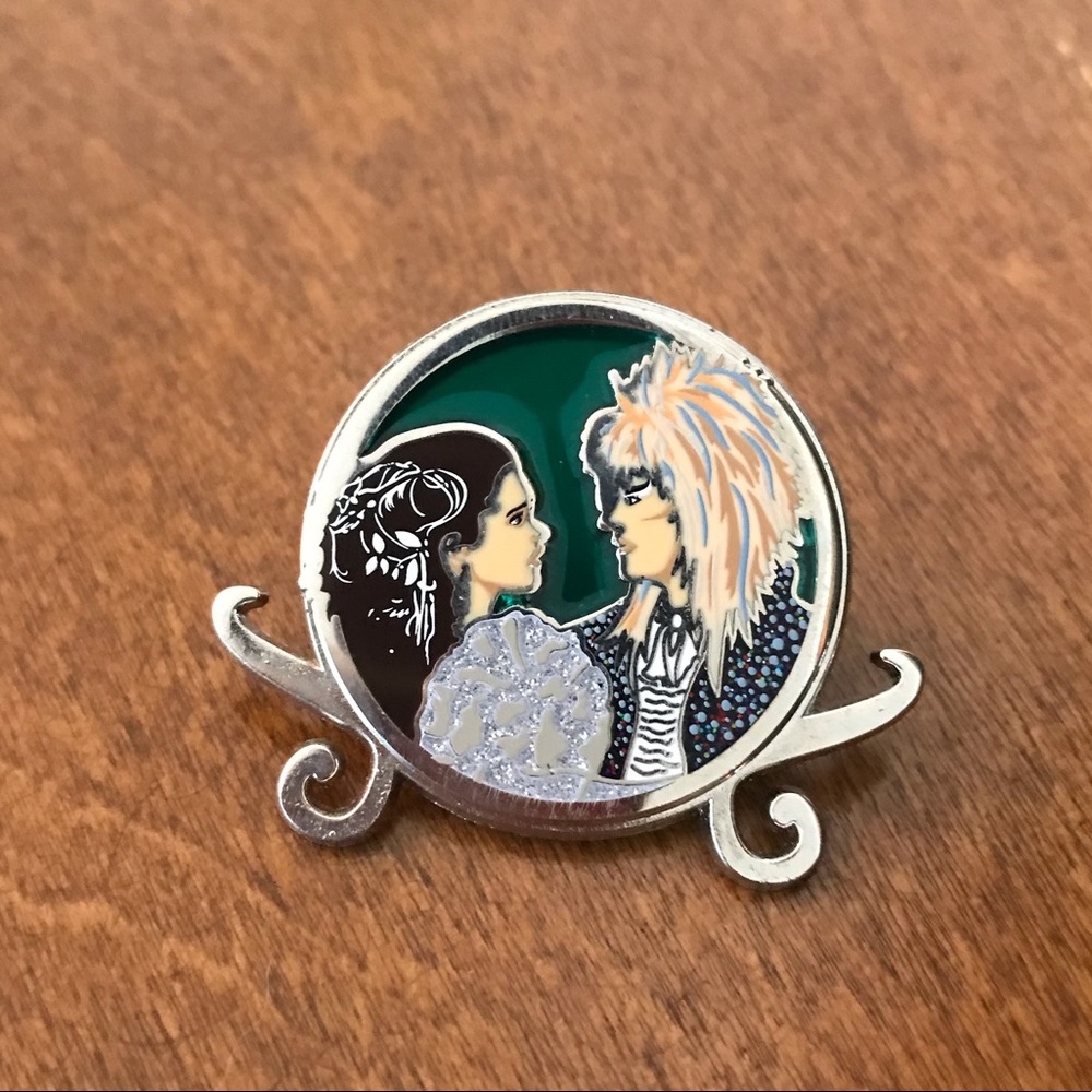 Labyrinth pin